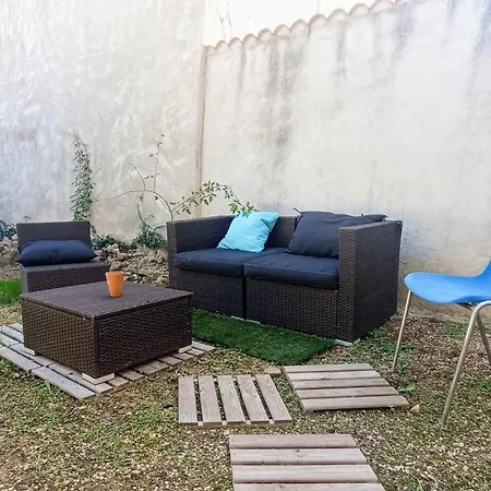 Grand T2, Rdc Avec Jardin Apartment